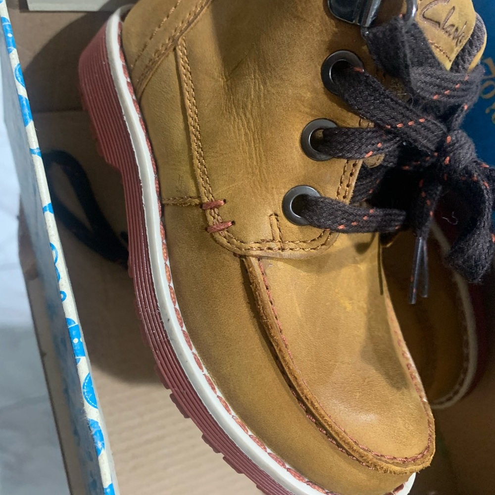 Boots Clark’s size 7G